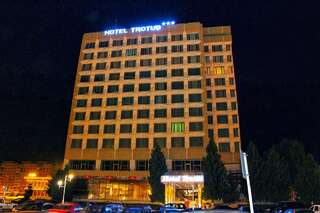 Отель Hotel Trotuş Онешти-1