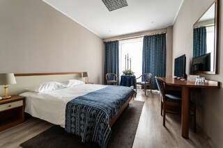 Отель Hotel Trotuş Онешти Улучшенный двухместный номер с 1 кроватью-3